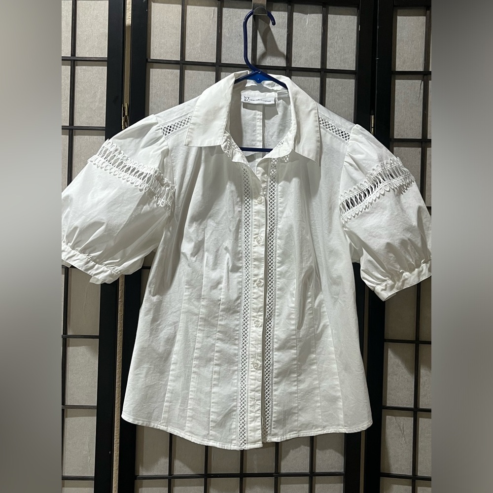 NEW YORK & COMPANY White Puff Sleeve Eyelet Trim Blouse WOMEN SIZE M